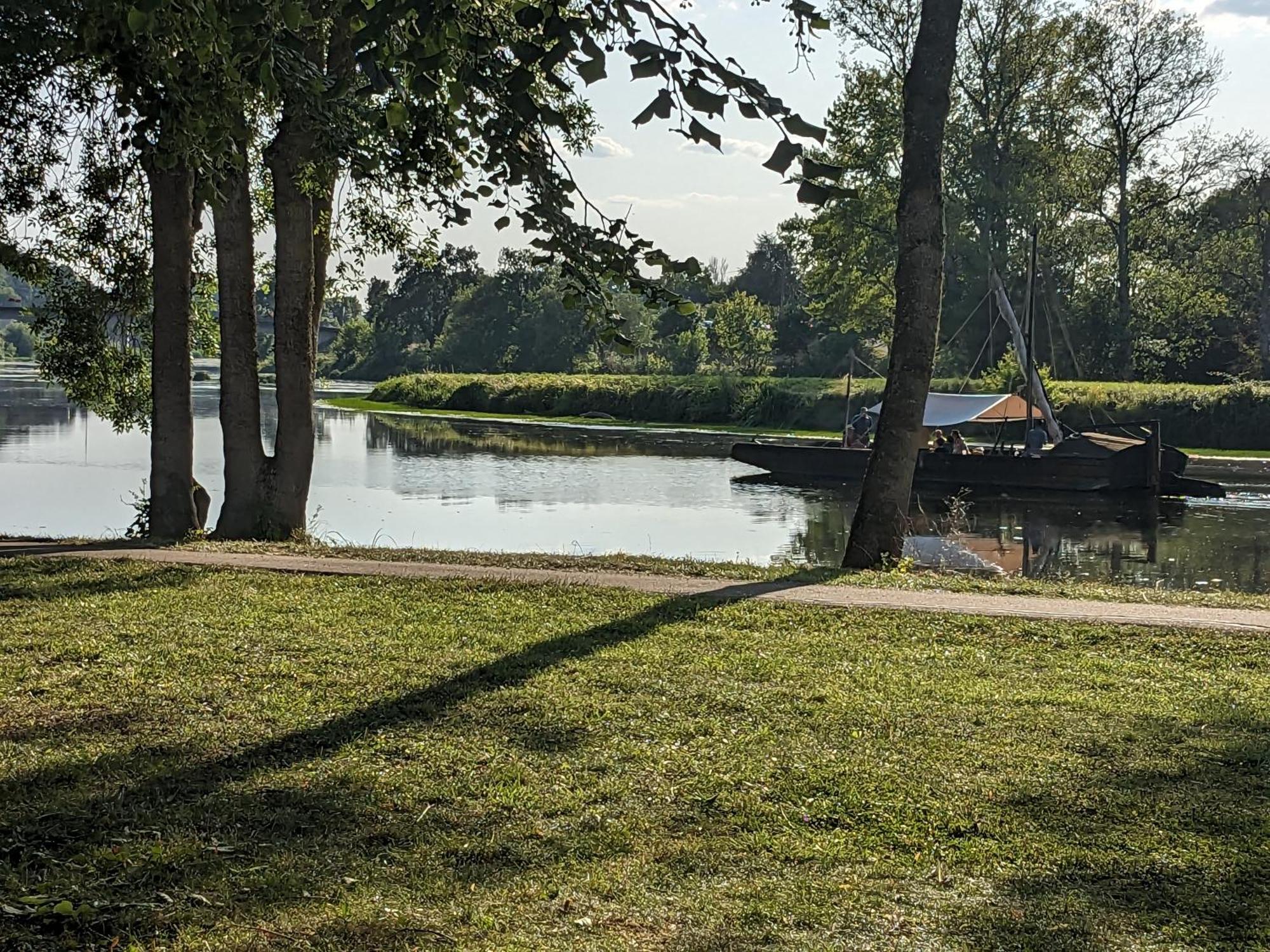 Camping Onlycamp La Confluence Savonnières 外观 照片
