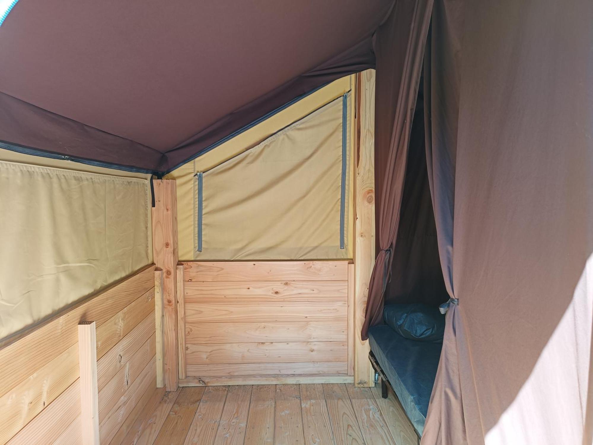 Camping Onlycamp La Confluence Savonnières 外观 照片